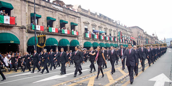 DESFILE 30 septiembre bnnR